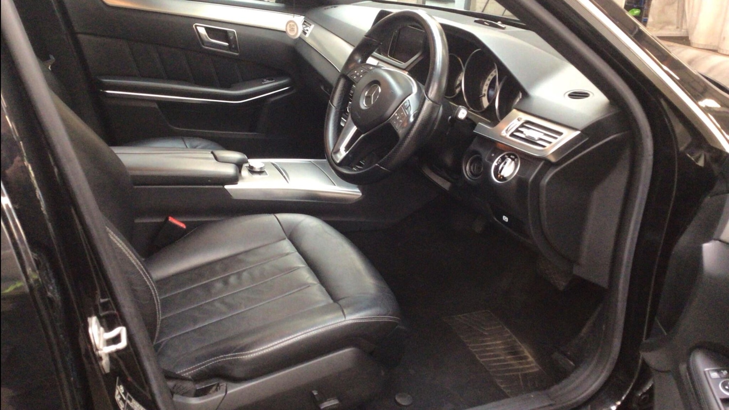 Used Mercedes-Benz E Class 2013 for sale - 77939635: Photo 8