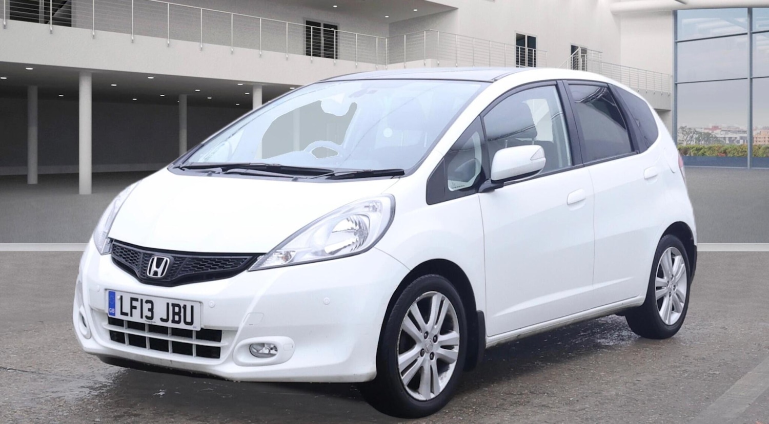 Used Honda Jazz 2013 for sale - 76899130: Photo 2