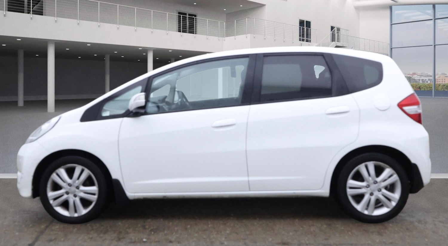Used Honda Jazz 2013 for sale - 76899130: Photo 6