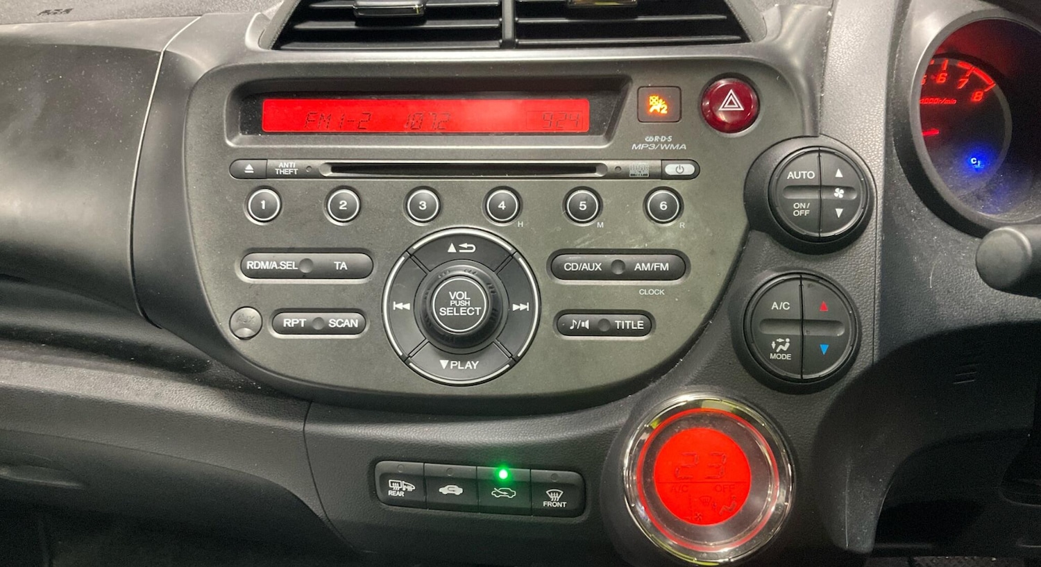 Used Honda Jazz 2013 for sale - 76899130: Photo 7