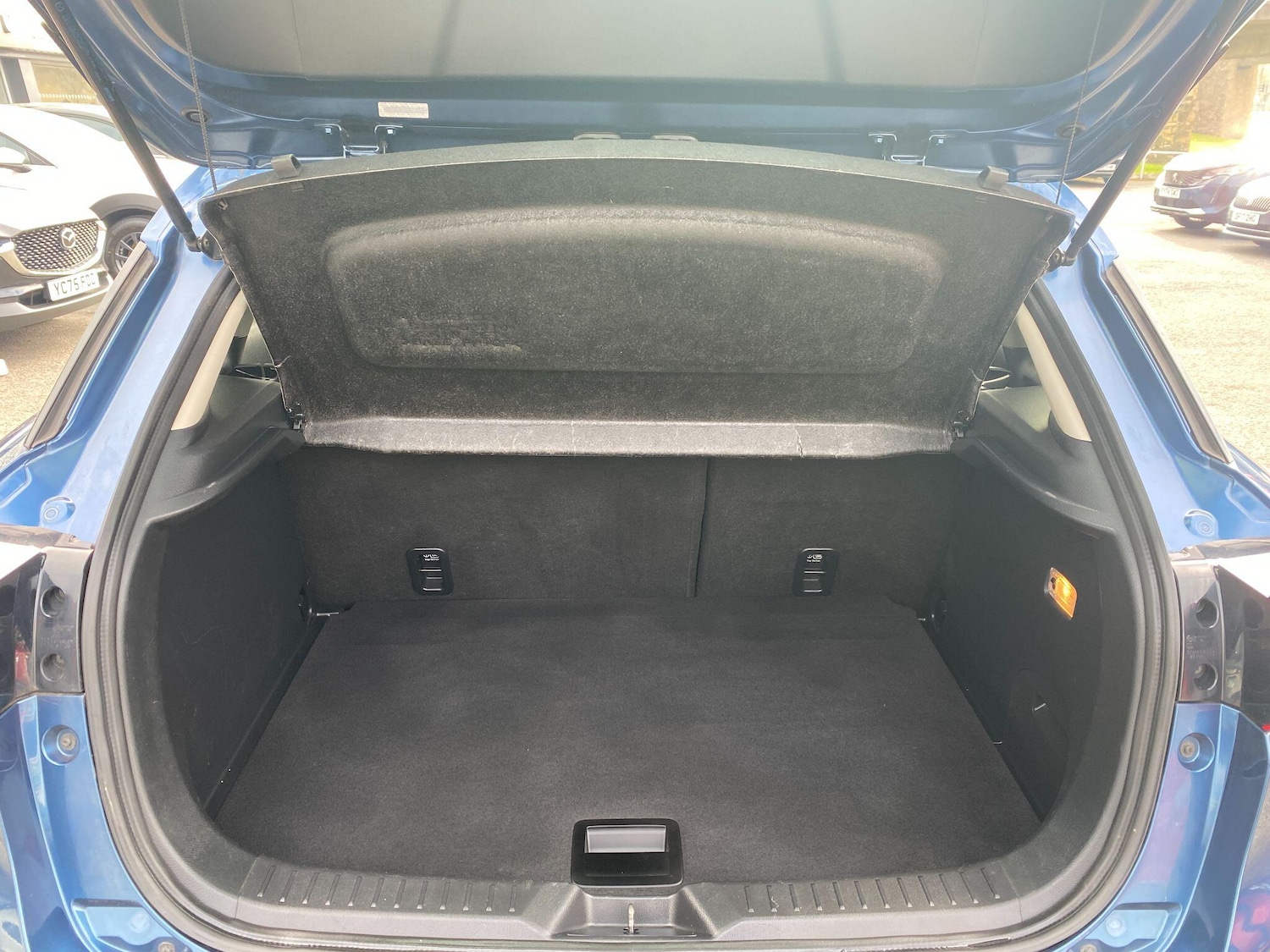 Used Mazda CX-3 2017 for sale - 78204059: Photo 9