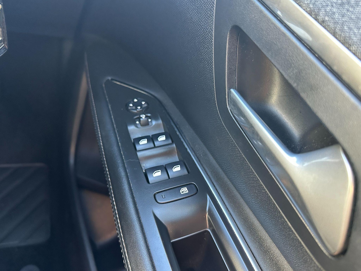 Used Peugeot 3008 2018 for sale - 76990290: Photo 18