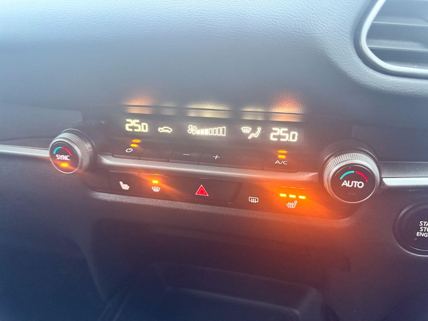 Used Mazda CX-30 2023 for sale - 77066897: Photo 15