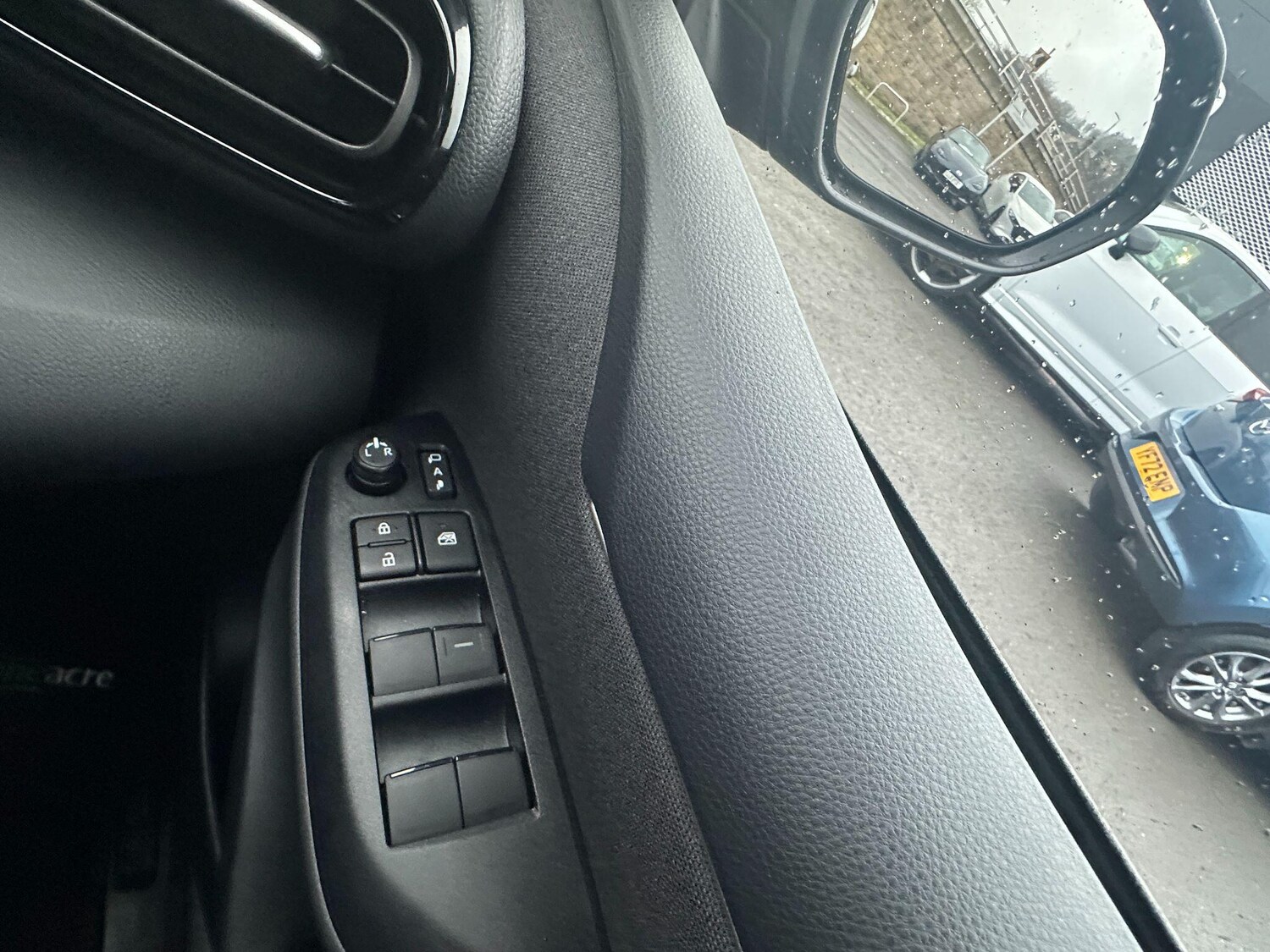 Used Mazda Mazda2 HYBRID 2025 for sale - 77497115: Photo 15