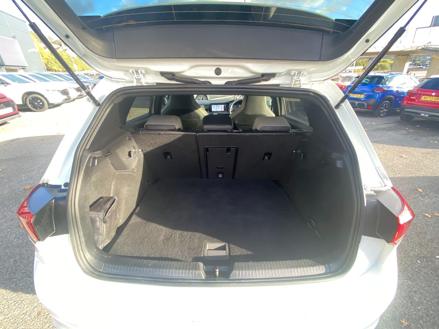 Used Volkswagen Golf 2023 for sale - 76456923: Photo 11