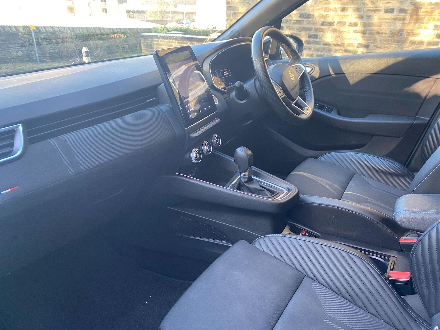 Used Renault Clio for sale - 77670887: Photo 18