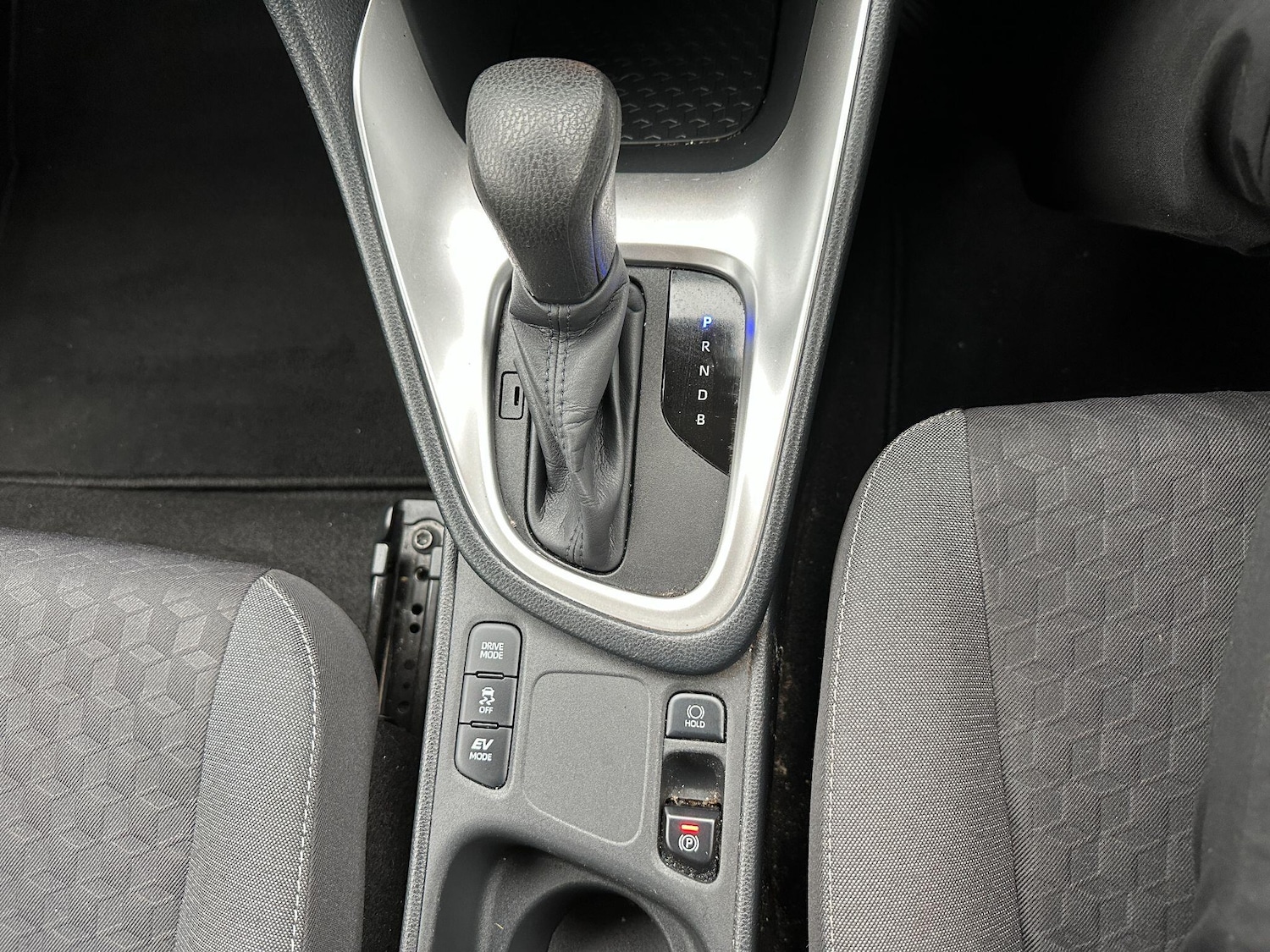 Used Toyota Yaris for sale - 76337216: Photo 10