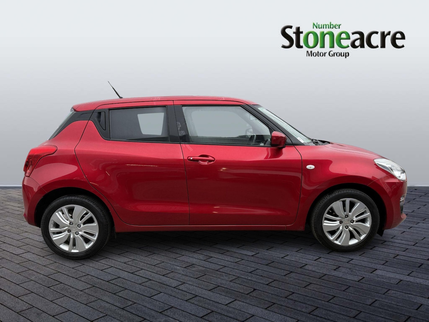 Used Suzuki Swift 2018 for sale - 78204085: Photo 2