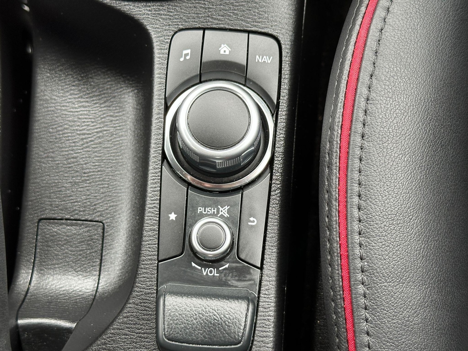 Used Mazda Mazda2 2024 for sale - 76473268: Photo 15