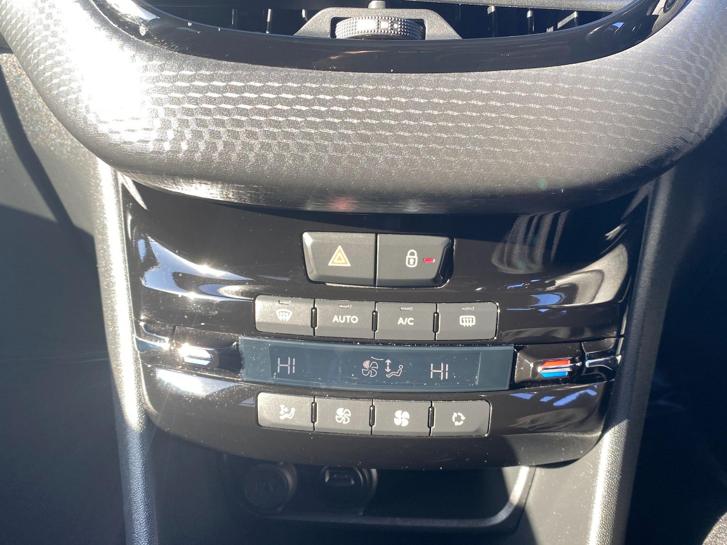 Used Peugeot 2008 2018 for sale - 76887253: Photo 13