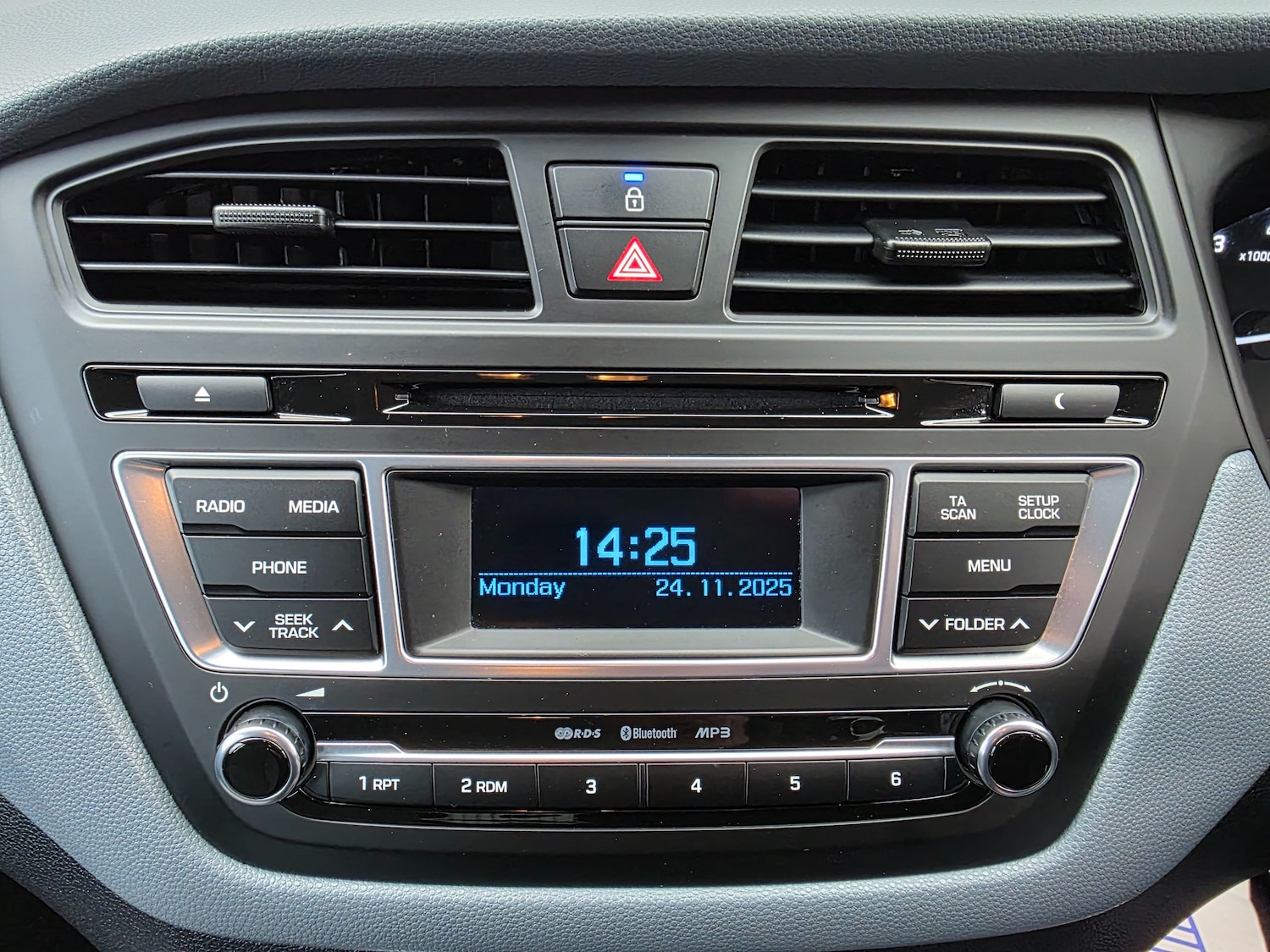 Used Hyundai i20 2016 for sale - 76697835: Photo 10