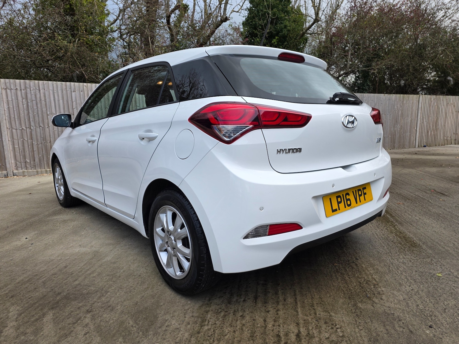 Used Hyundai i20 2016 for sale - 76697835: Photo 8