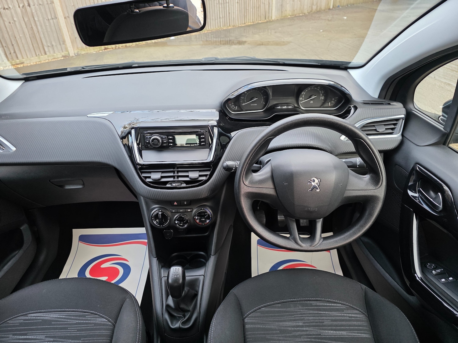 Used Peugeot 208 2016 for sale - 77249349: Photo 9