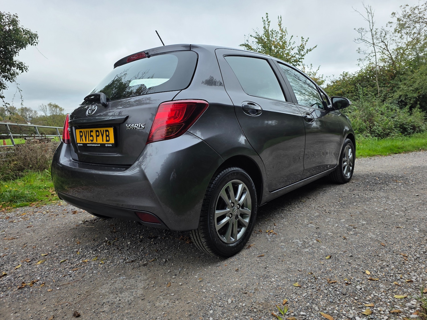 Used Toyota Yaris 2015 for sale - 76273732: Photo 3