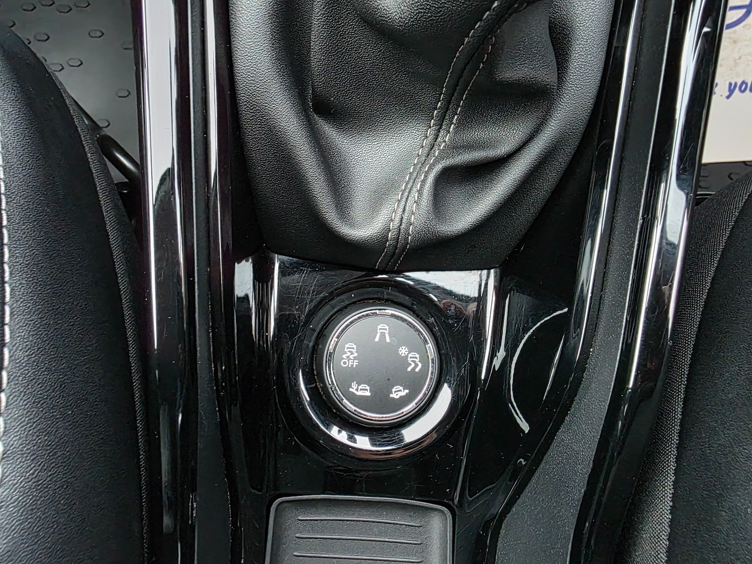 Used Peugeot 2008 2015 for sale - 76697873: Photo 18