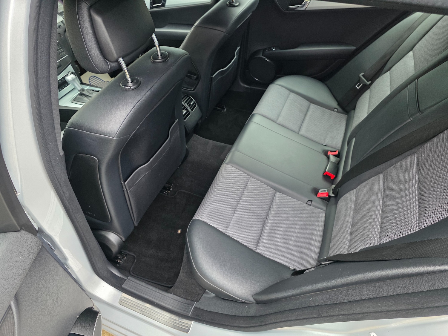 Used Mercedes-Benz C Class 2010 for sale - 77026702: Photo 18