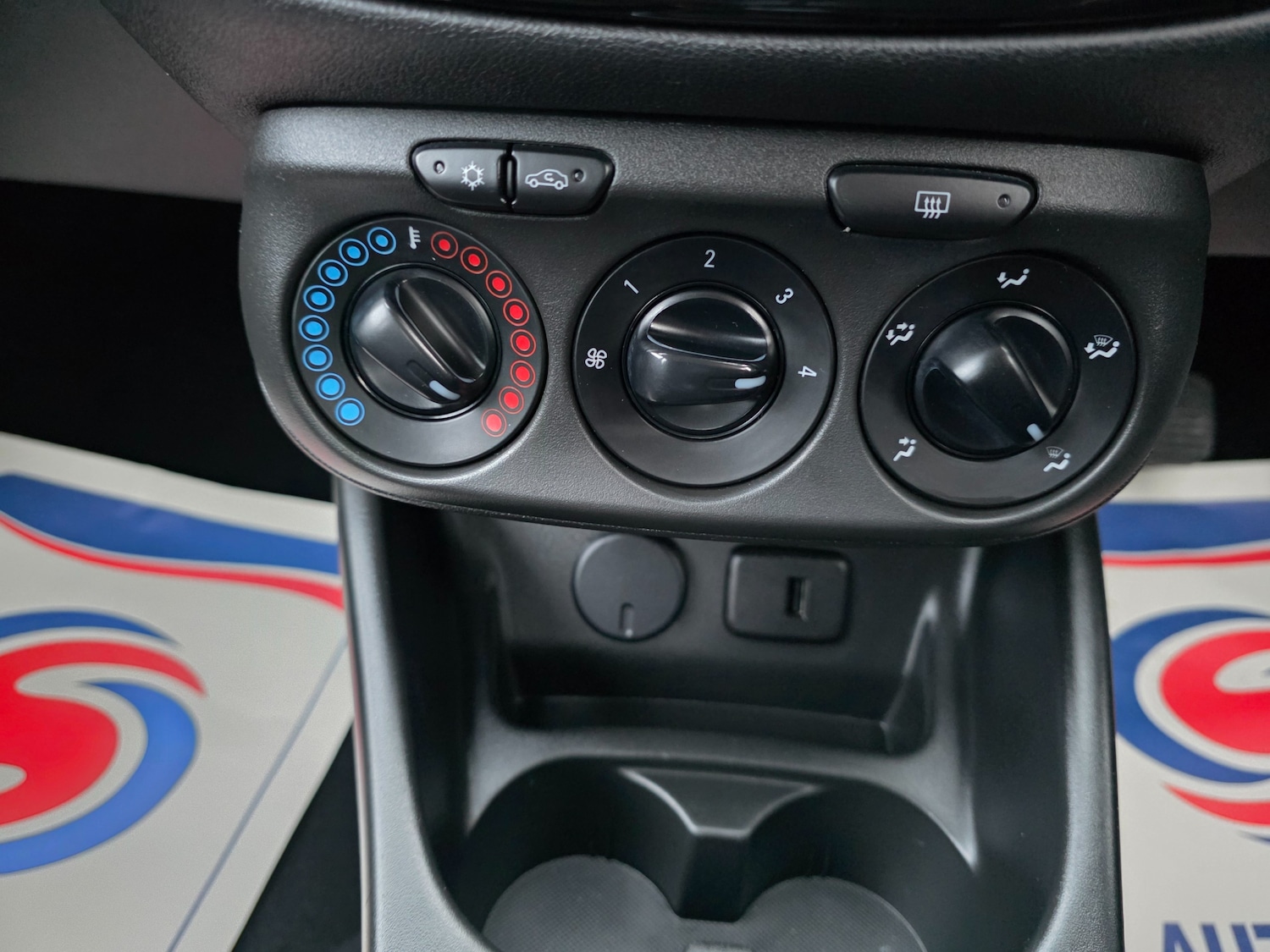 Used Vauxhall Corsa 2016 for sale - 77327274: Photo 14