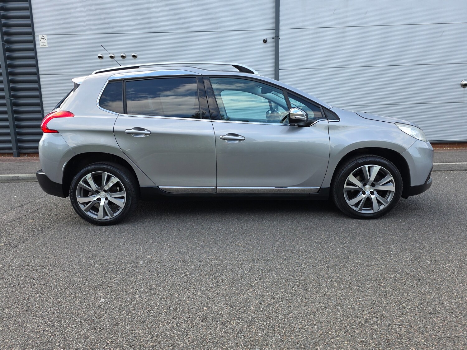 Used Peugeot 2008 2013 for sale - 75970170: Photo 3