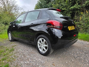 Used Peugeot 208 2015 for sale - 76193860: Photo