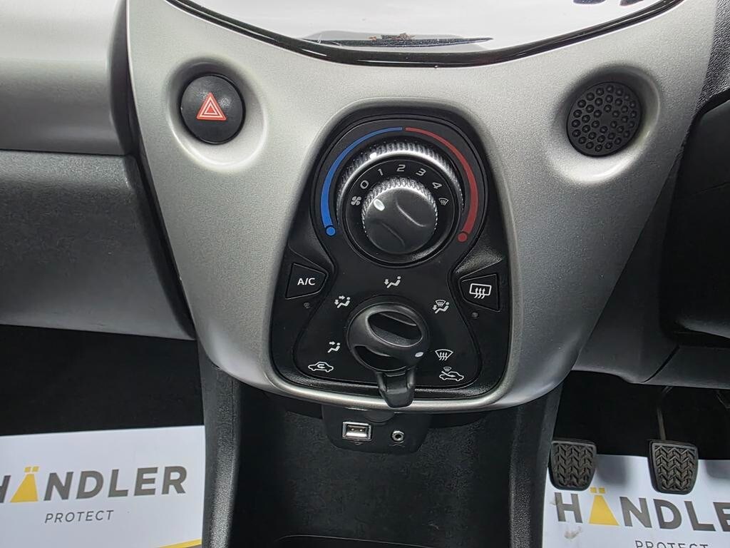 Used Peugeot 108 2016 for sale - 76211710: Photo 11