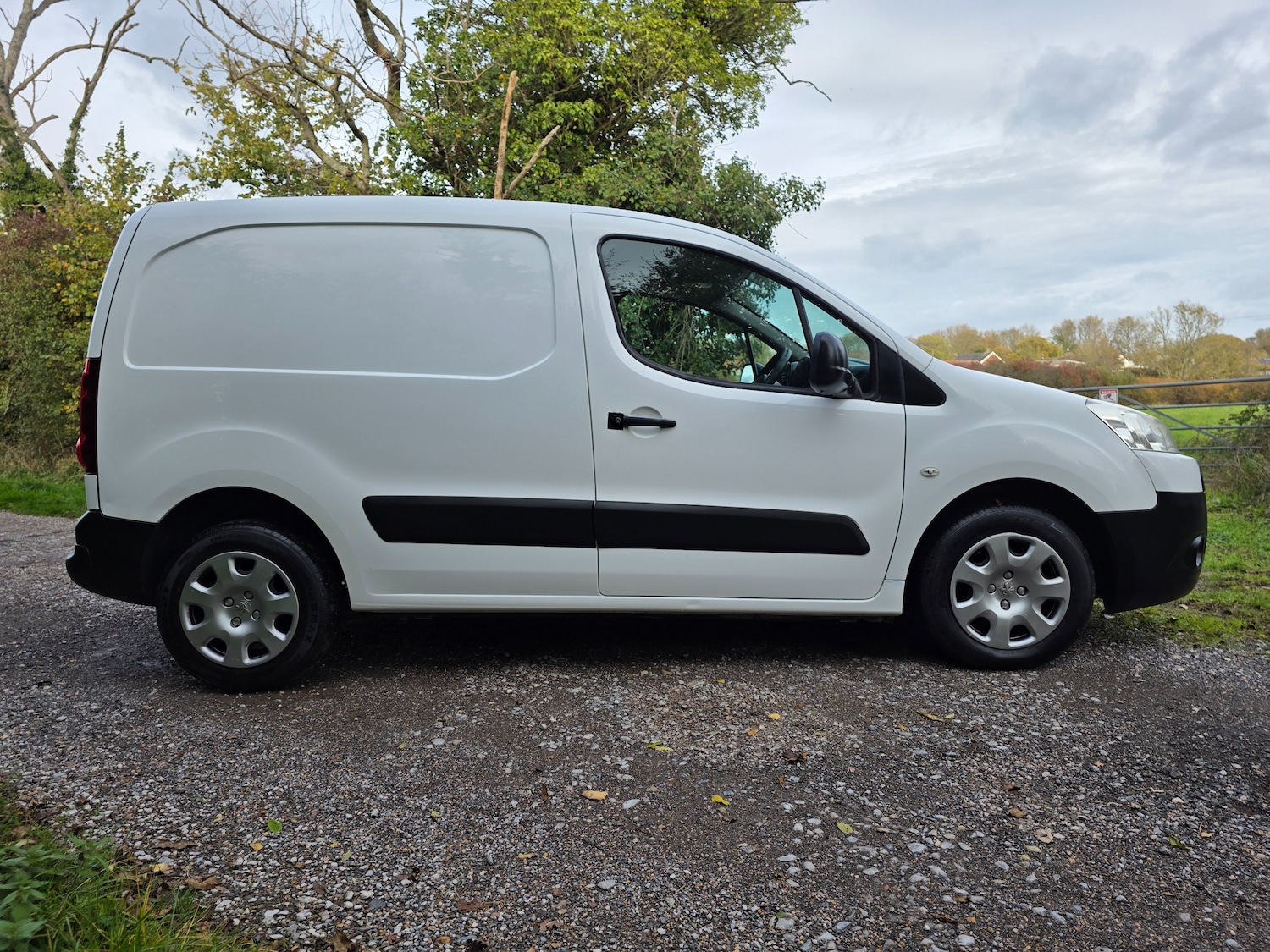 Used Peugeot Partner 2013 for sale - 76429516: Photo 2