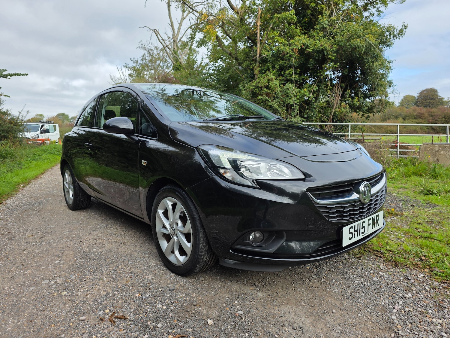 Used Vauxhall Corsa 2015 for sale - 76311689: Photo 2