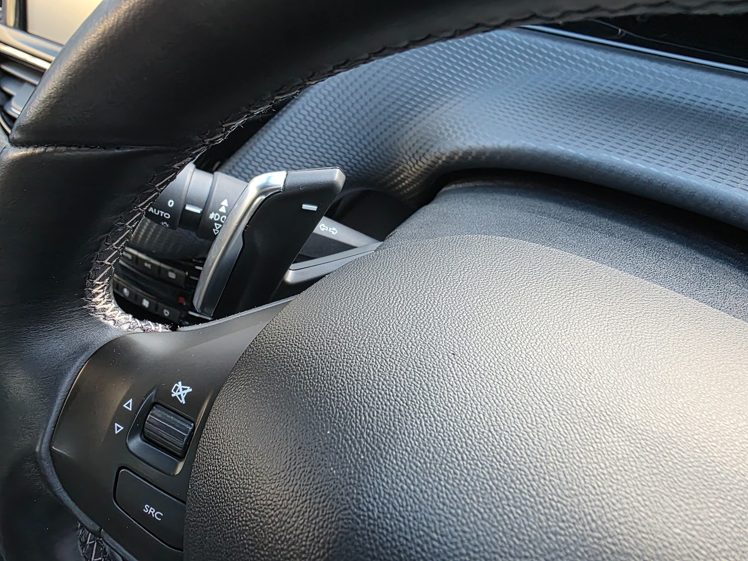 Used Peugeot 2008 2015 for sale - 77195776: Photo 15