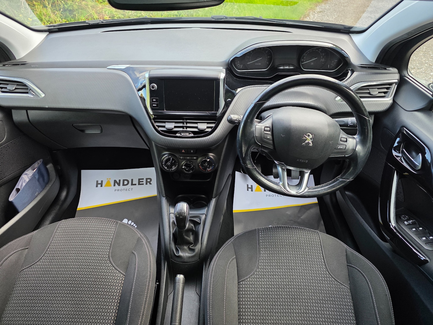 Used Peugeot 208 2018 for sale - 76174161: Photo 11