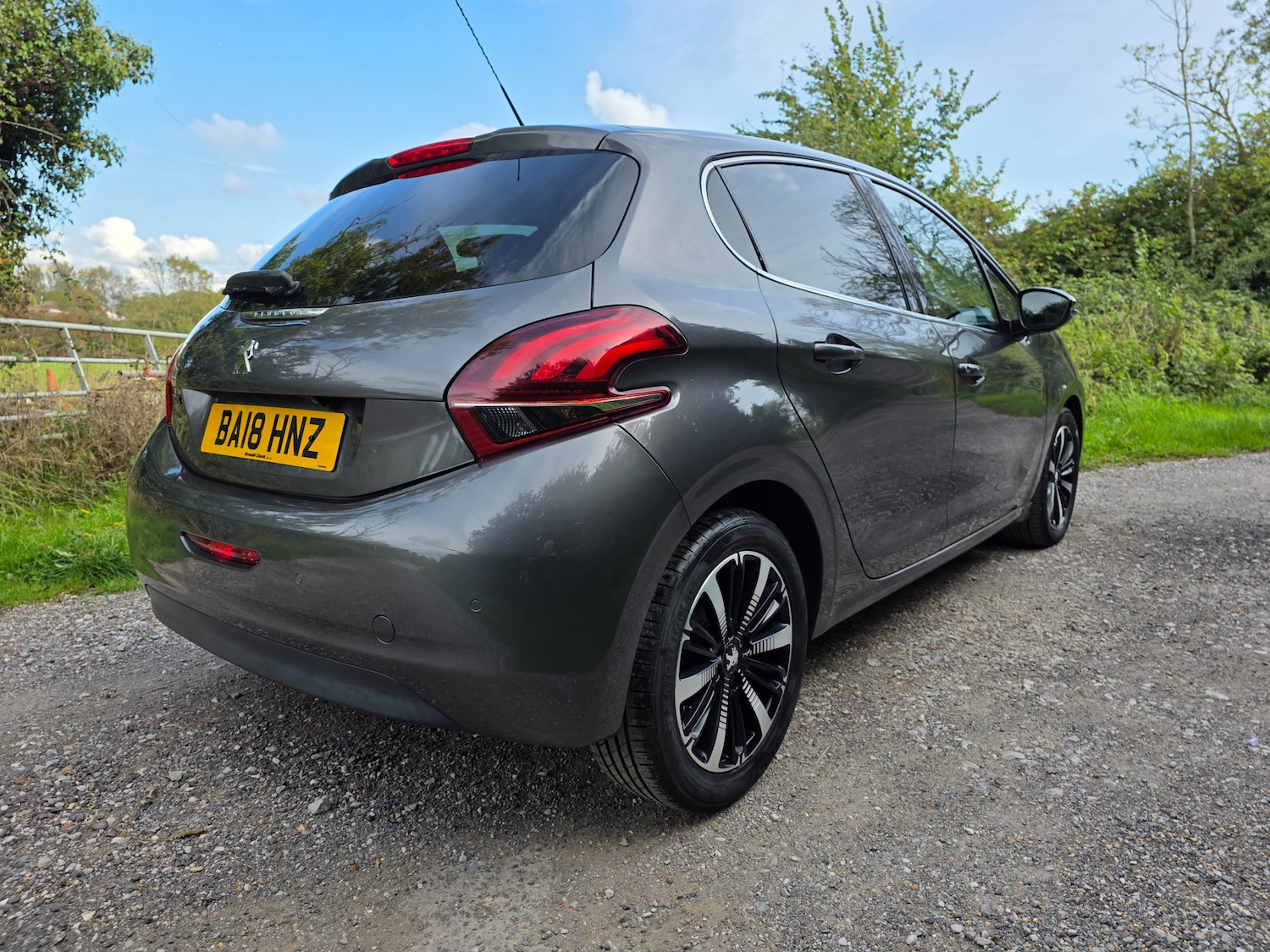Used Peugeot 208 2018 for sale - 76174161: Photo 3