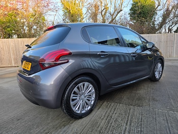 Used Peugeot 208 2019 for sale - 76972982: Photo