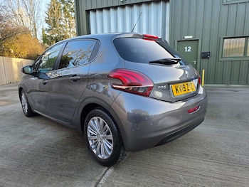 Used Peugeot 208 2019 for sale - 76972982: Photo