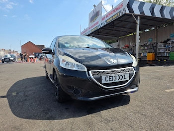 Used Peugeot 208 2013 for sale - 79531974: Photo