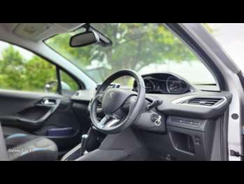Used Peugeot 208 2014 for sale - 74861705: Photo