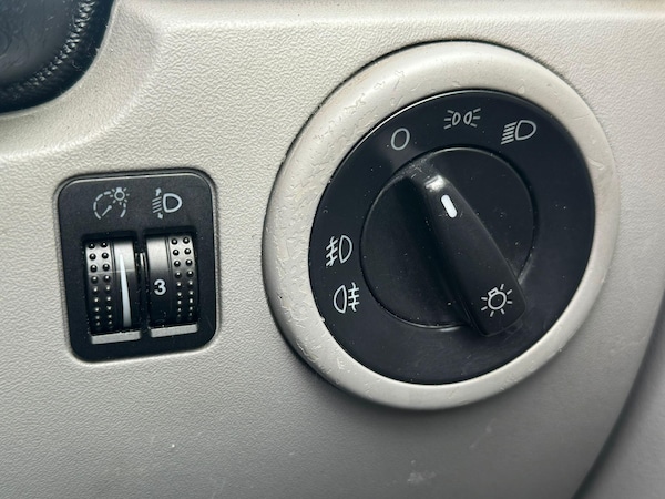 Used Volkswagen Beetle 2005 for sale - 76032011: Photo 21