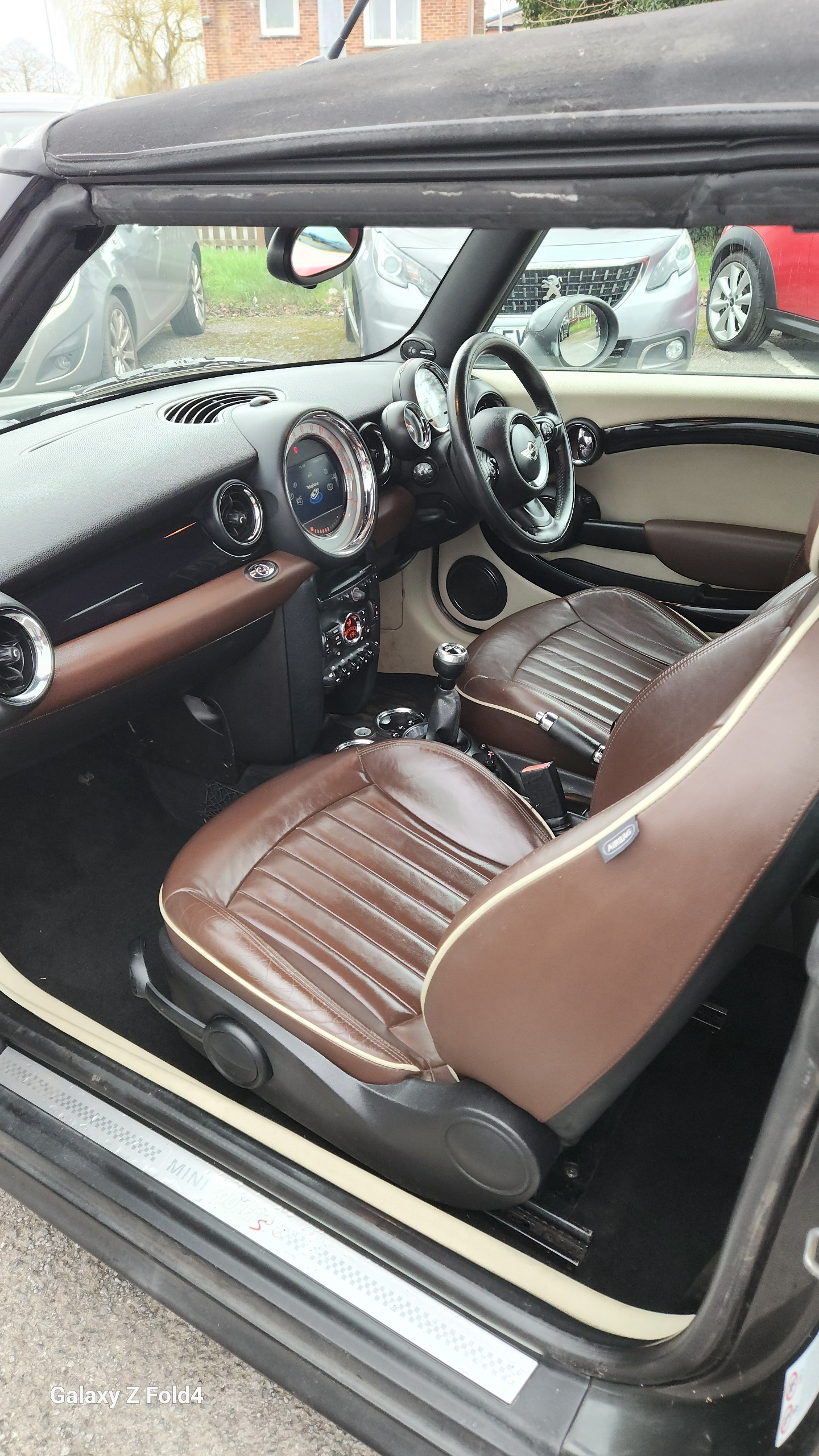 Used MINI Convertible 2010 for sale - 77764276: Photo 10