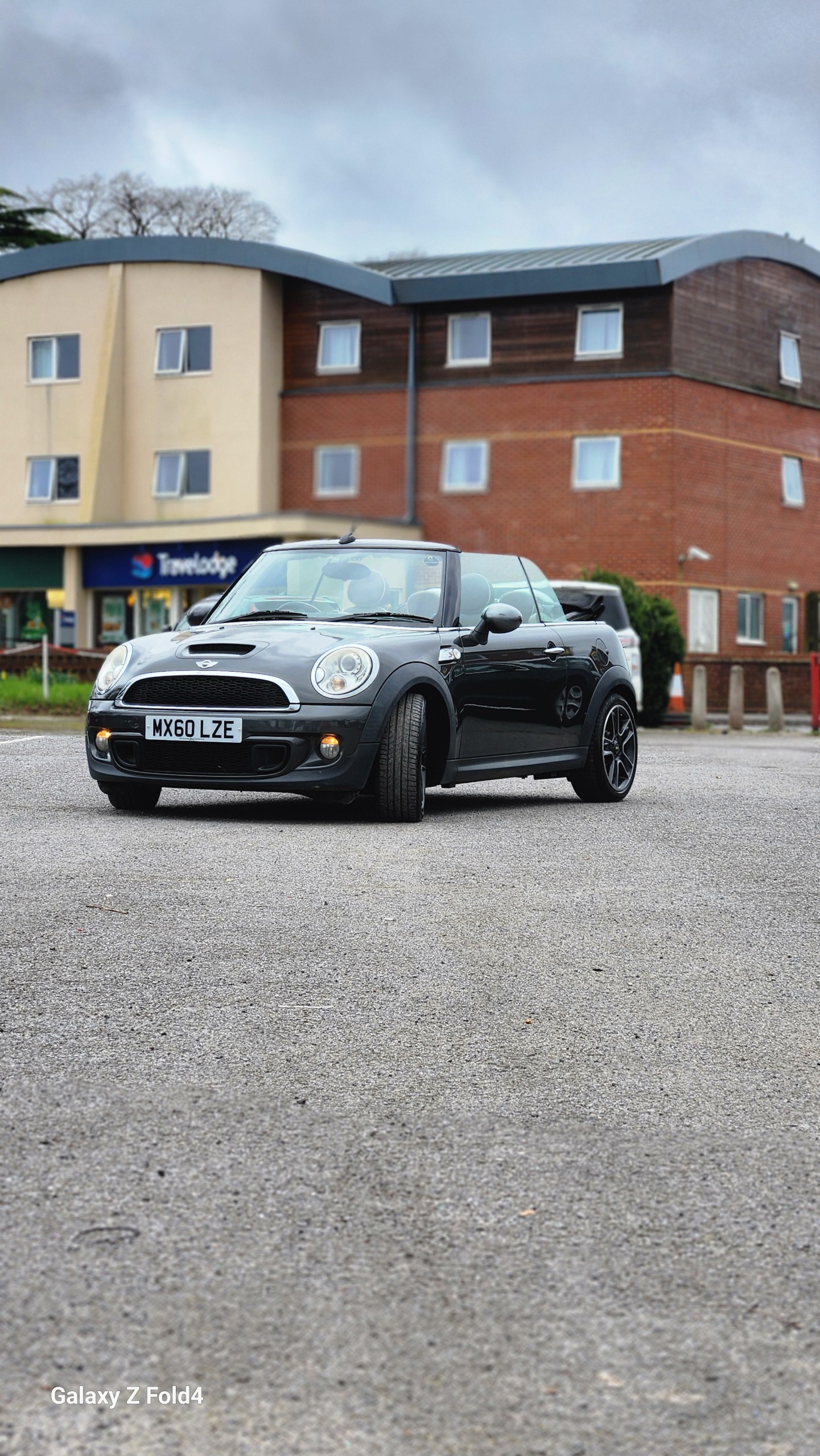 Used MINI Convertible 2010 for sale - 77764276: Photo 3