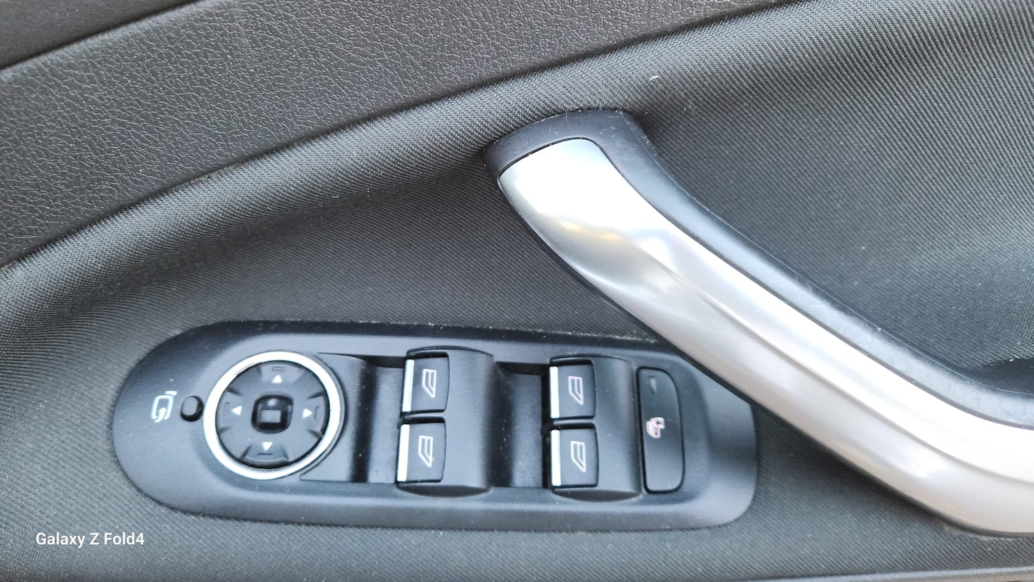 Used Ford Mondeo 2011 for sale - 76809321: Photo 29