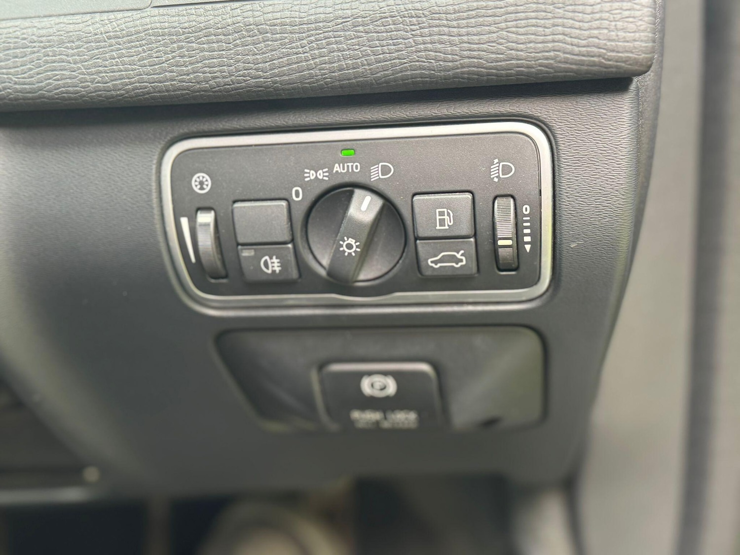 Used Volvo XC60 2014 for sale - 76809314: Photo 21