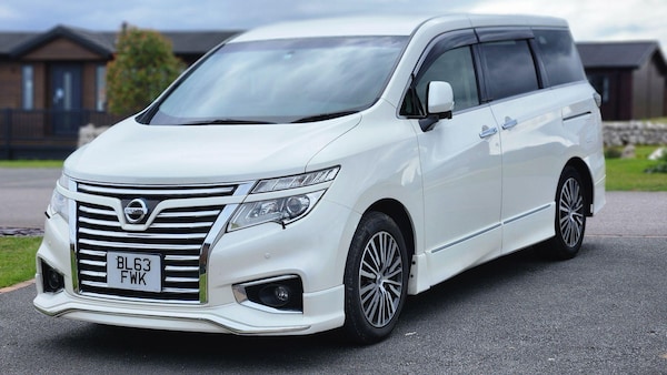 Used Nissan Elgrand 2022 for sale - 75377031: Photo 2