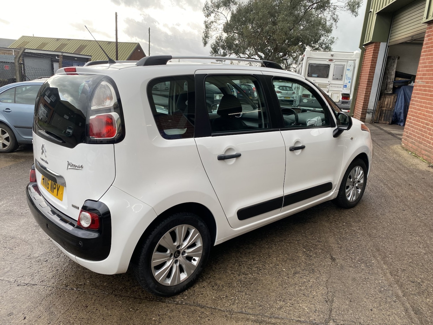 Used Citroen C3 Picasso 2016 for sale - 77622521: Photo 11