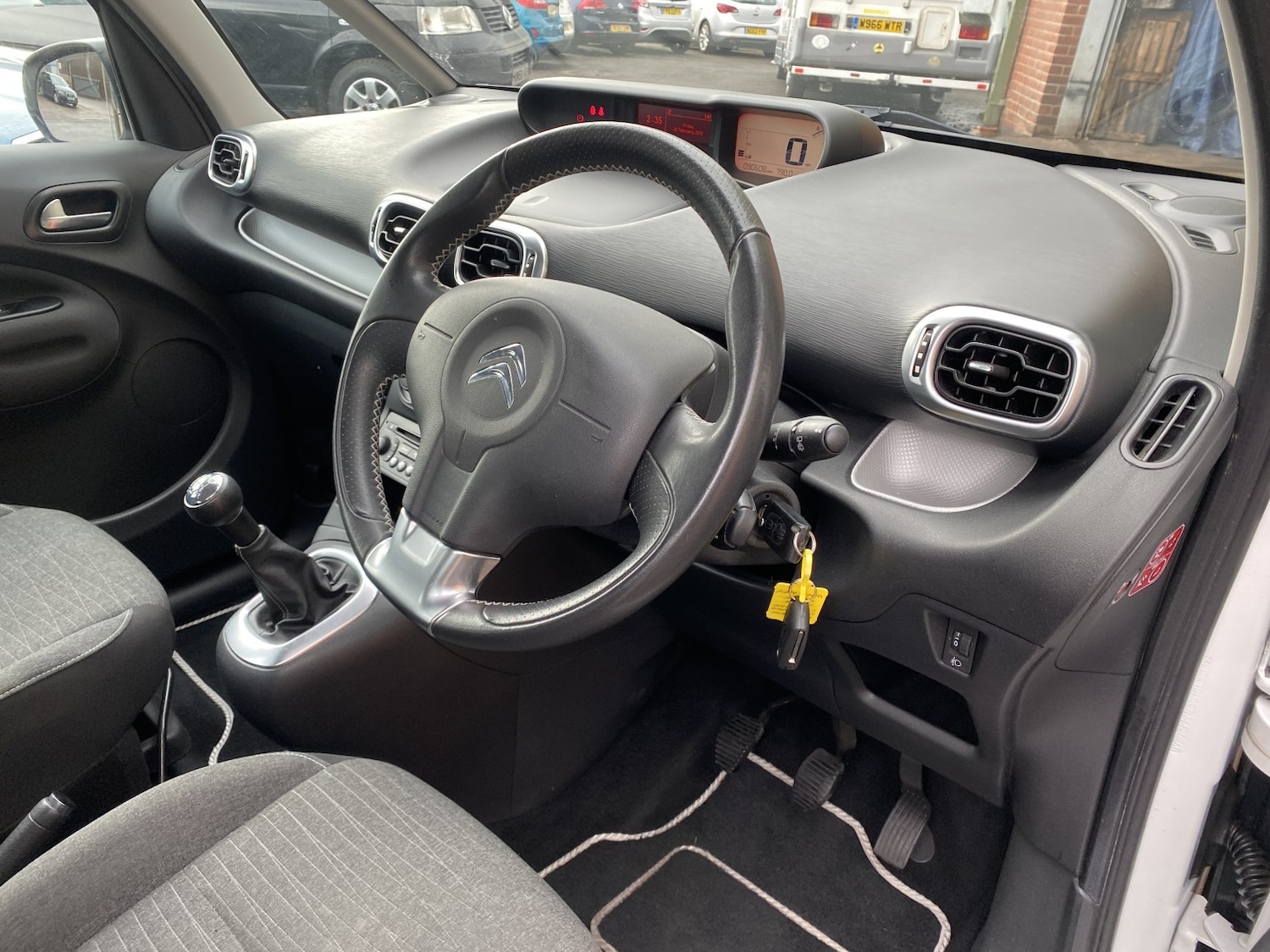 Used Citroen C3 Picasso 2016 for sale - 77622521: Photo 15