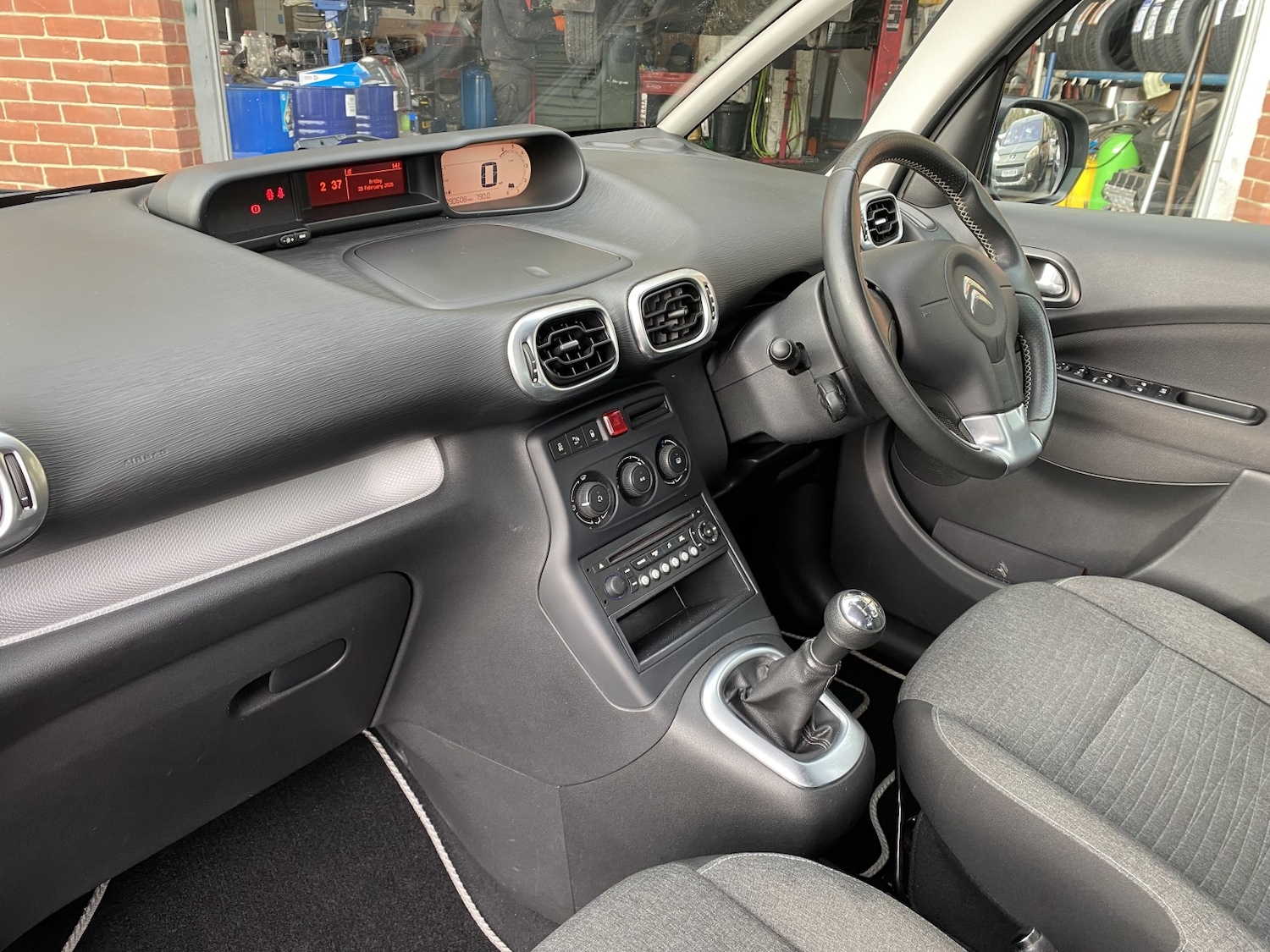 Used Citroen C3 Picasso 2016 for sale - 77622521: Photo 23