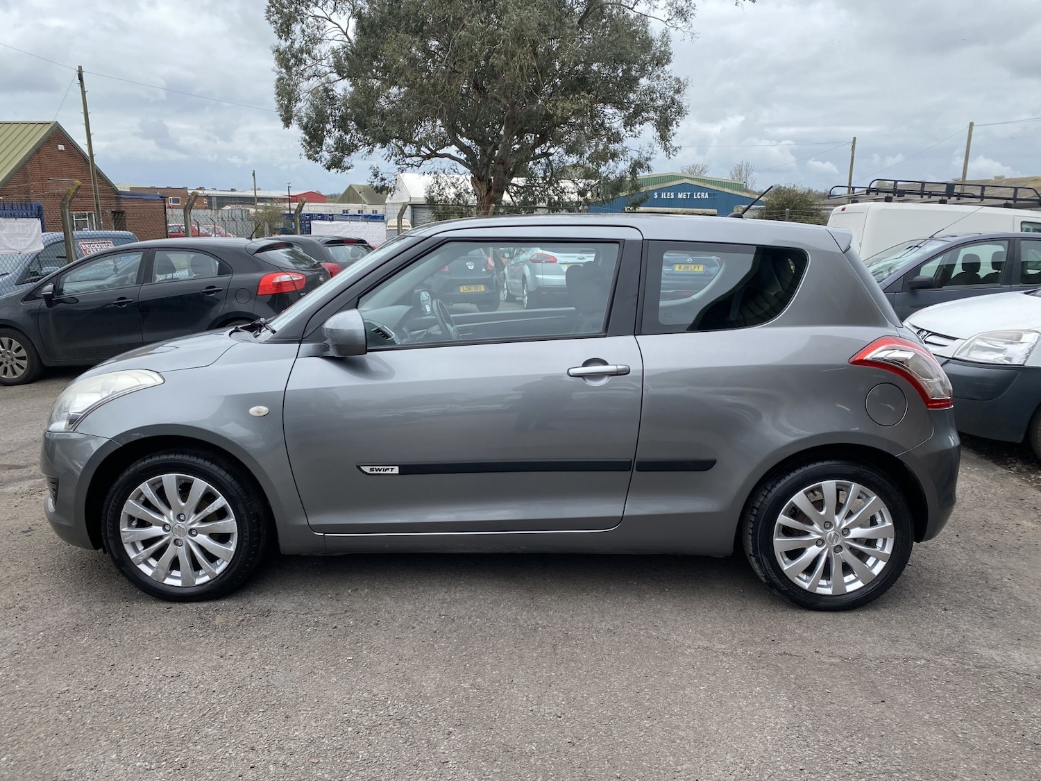 Used Suzuki Swift 2010 for sale - 78098200: Photo 6