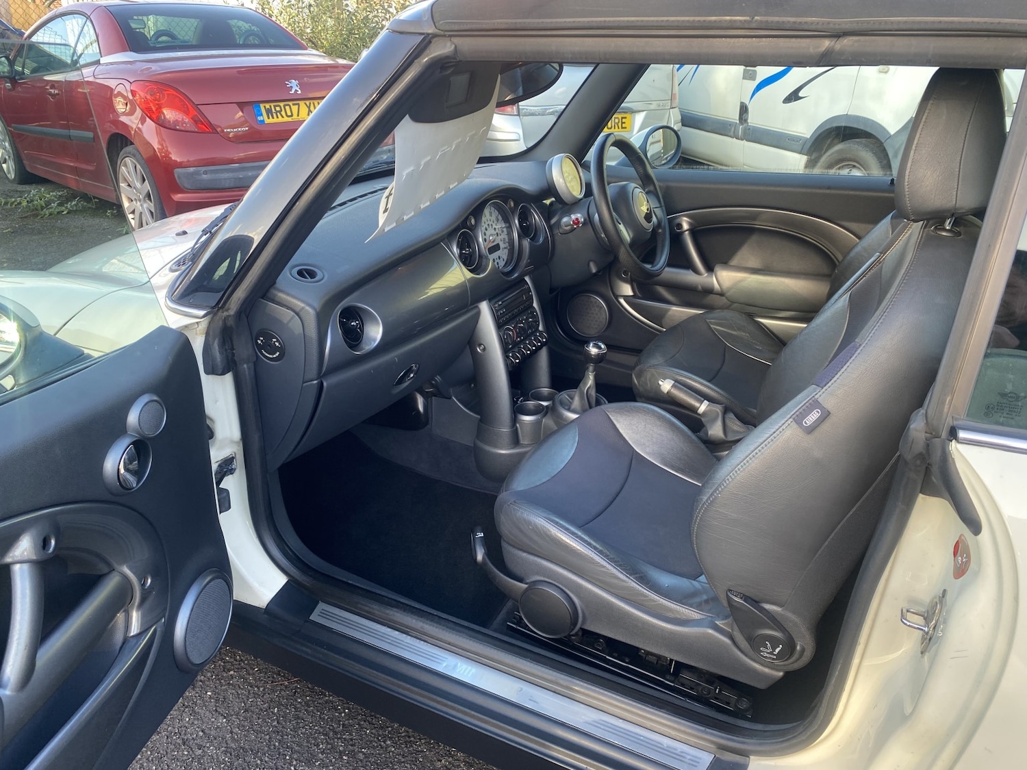 Used MINI Convertible 2007 for sale - 76397119: Photo 19