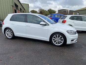 Volkswagen - Golf