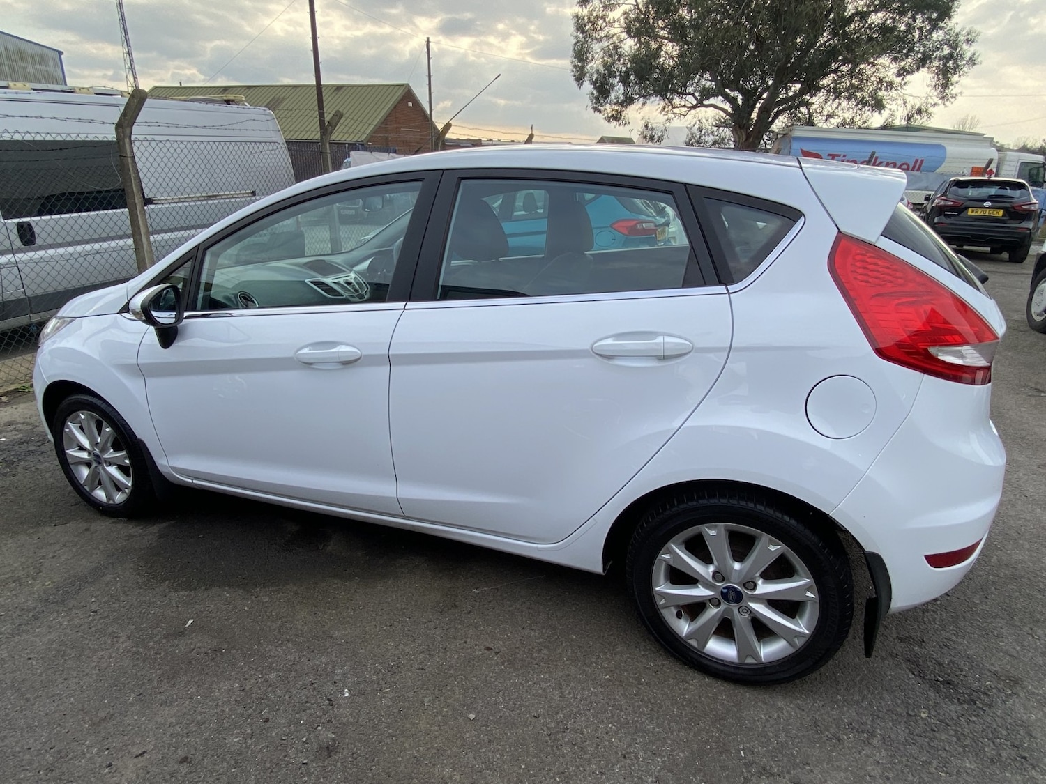 Used Ford Fiesta 2010 for sale - 77735822: Photo 6