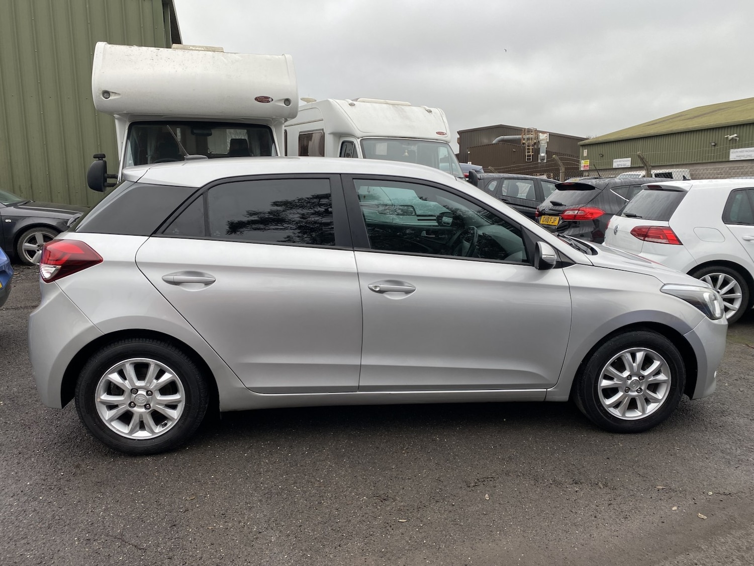 Used Hyundai i20 2017 for sale - 76725617: Photo 13