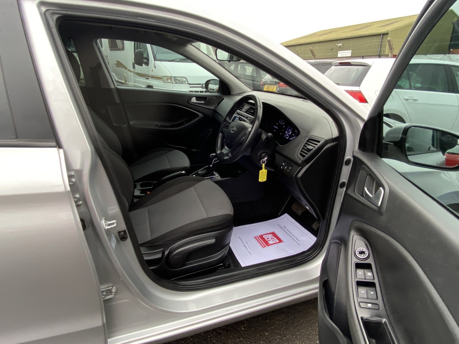 Used Hyundai i20 2017 for sale - 76725617: Photo 14