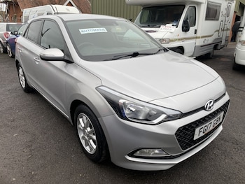 Used Hyundai i20 2017 for sale - 76725617: Photo