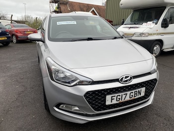 Used Hyundai i20 2017 for sale - 76725617: Photo